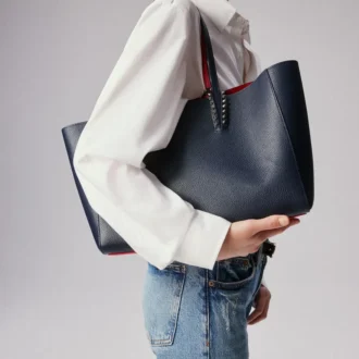 Cabata Small – Tote Bag – Kalbsleder und Spikes – Zaffiro Cabata Small – Tote Bag – Kalbsleder und Spikes – Zaffiro