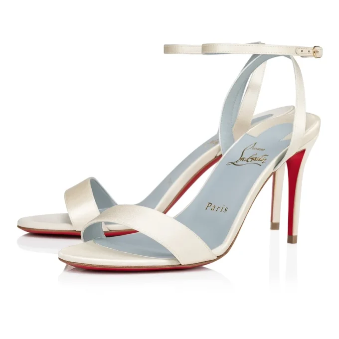 Loubigirl – 85-mm-Riemchensandalen – Krepp-Satin – Off-White – Damen Loubigirl – 85-mm-Riemchensandalen – Krepp-Satin – Off-White – Damen