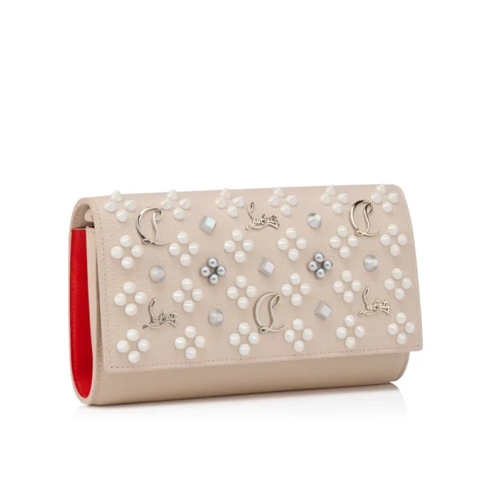Paloma – Geldbörse an Kette – genarbtes Kalbsleder und Spikes Loubinthesky – Leche