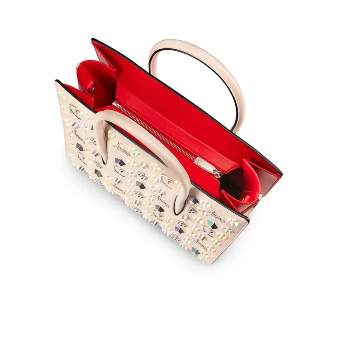 Paloma Medium – Tasche mit Henkel – genarbtes Kalbsleder und Loubinthesky-Spikes – Leche Paloma Medium – Tasche mit Henkel – genarbtes Kalbsleder und Loubinthesky-Spikes – Leche