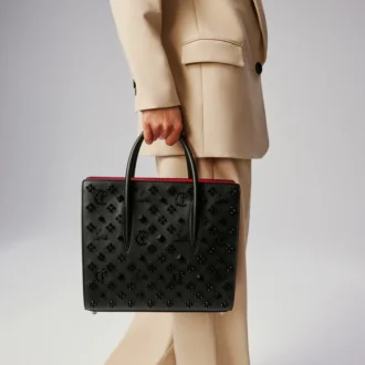 Paloma Medium – Tasche mit Henkel – genarbtes Kalbsleder und Louboutin-typische Nieten – Schwarz