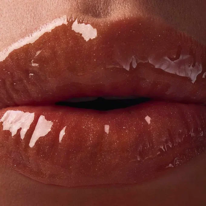 Rouge Stiletto Vinyl Gloss Copper Fever 352V Copper Fever – Christian Louboutin Beauty Vereinigte Staaten