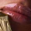 Rouge Stiletto Vinyl Gloss Golden Fierce 300V Golden Fierce – Christian Louboutin Beauty Vereinigte Staaten