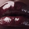 Rouge Stiletto Vinyl Gloss Mauve Heat 245V Mauve Heat – Christian Louboutin Beauty Vereinigte Staaten