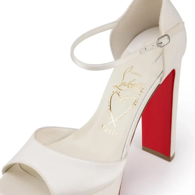 Sandaloo – 130 mm Riemchensandalen – Krepp-Satin – Elfenbein – Damen Sandaloo – 130 mm Riemchensandalen – Krepp-Satin – Elfenbein – Damen