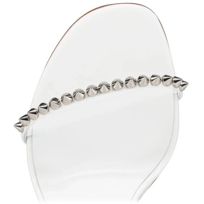 So Me – 100 mm Riemchensandalen – Lackkalbsleder und Spikes – Bianco – Damen So Me – 100 mm Riemchensandalen – Lackkalbsleder und Spikes – Bianco – Damen